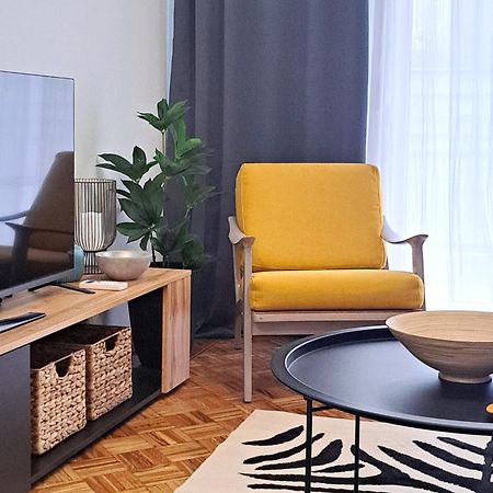 Stylish City Center Apartment Serres Buitenkant foto